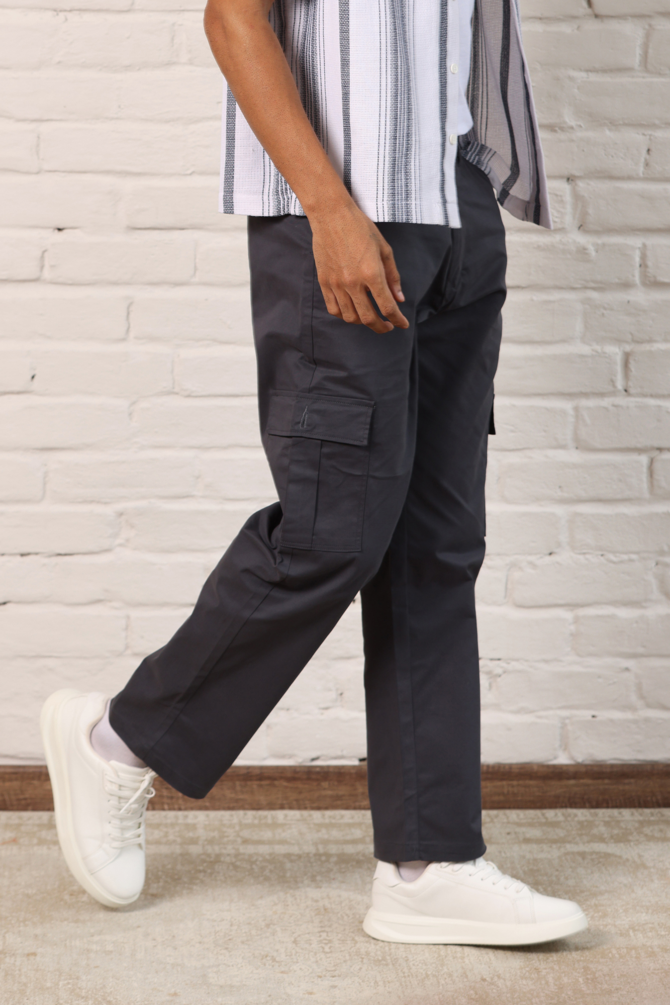 Classic Regular Fit Cargo Side Pocket Dark Grey