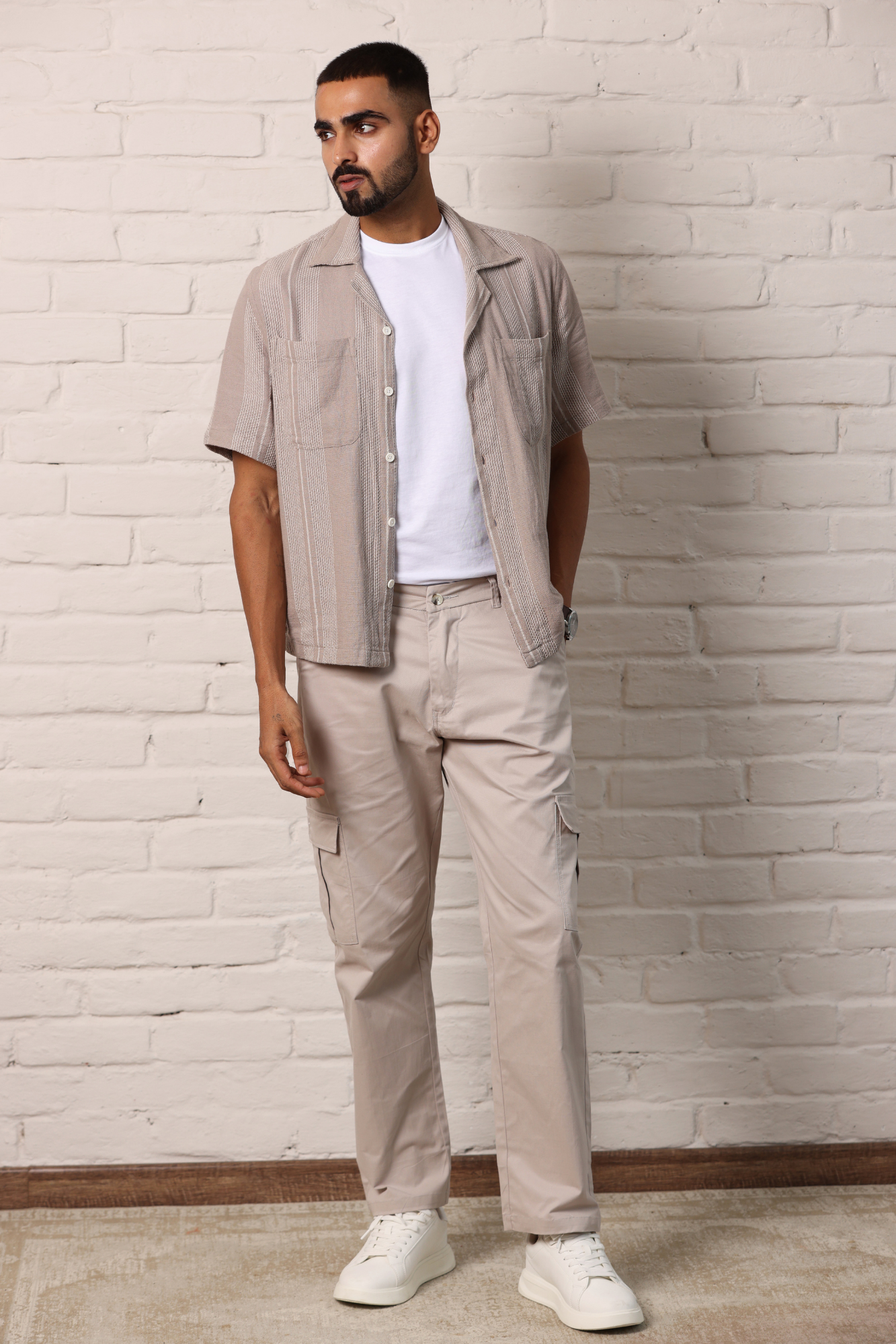 Classic Regular Fit Cargo Side Pocket Cream