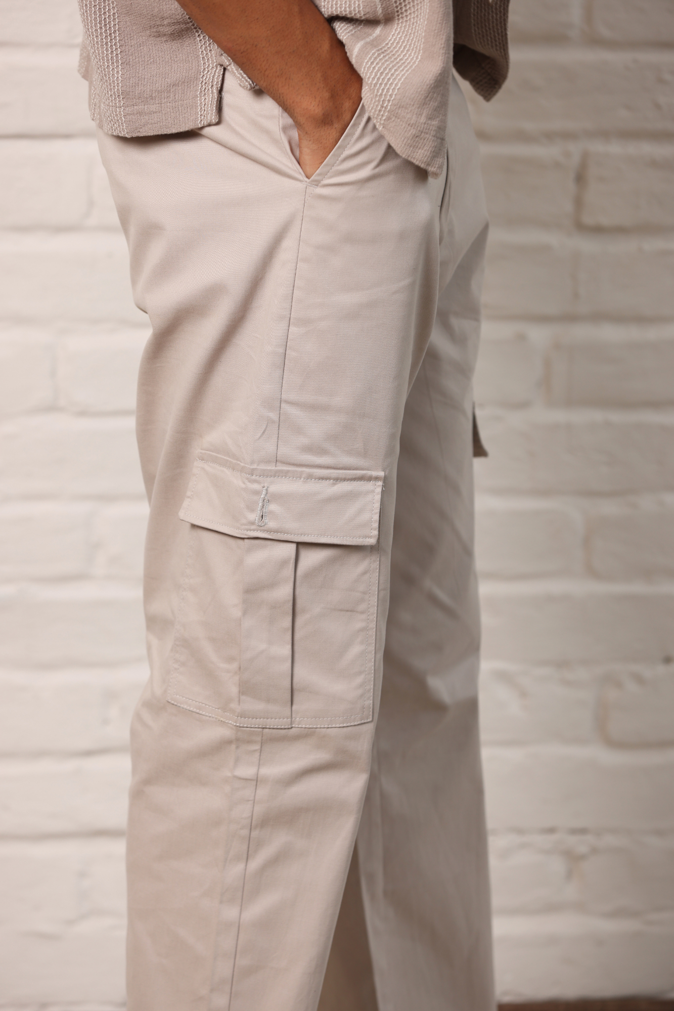 Classic Regular Fit Cargo Side Pocket Cream